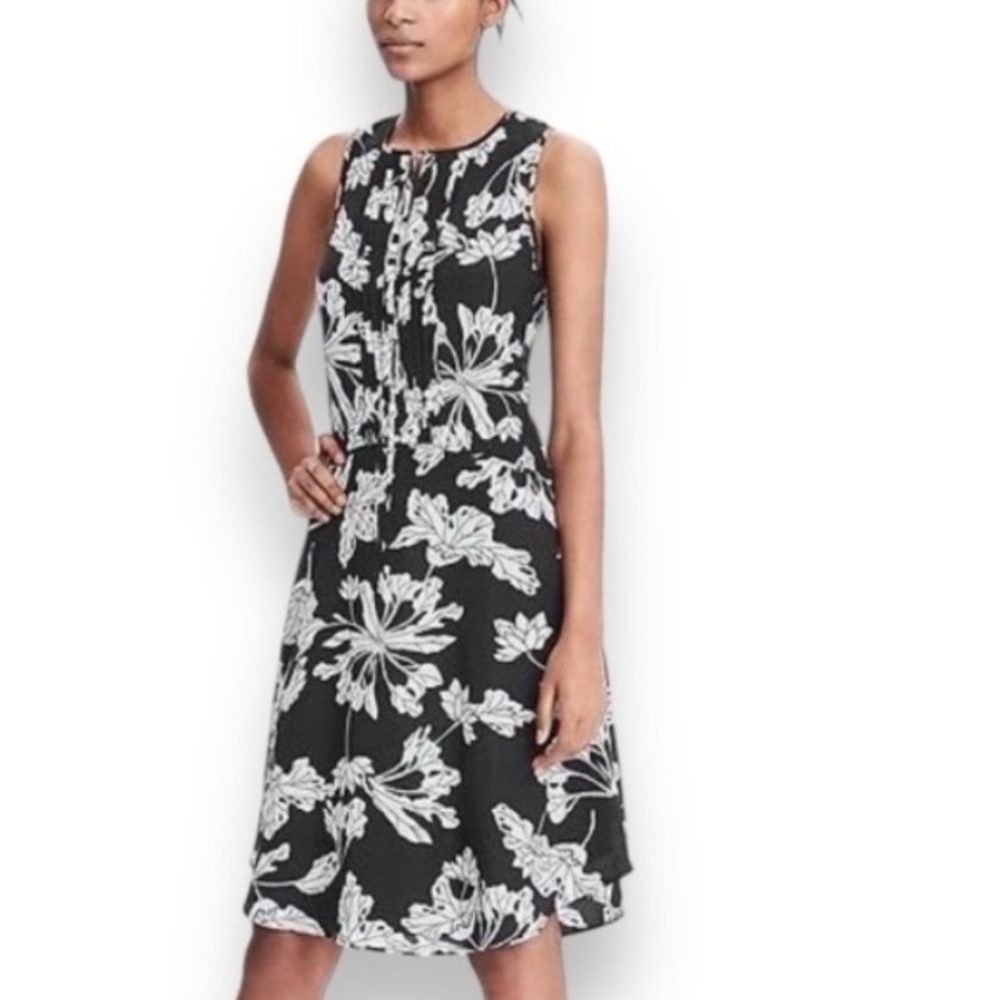 Banana Republic Floral Tie Neck Knee-Length Dress Sz 2